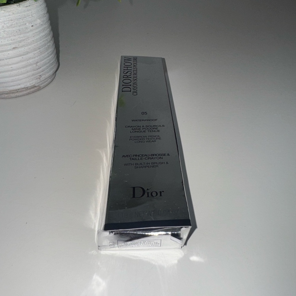 DIOR Diorshow Crayon- Waterproof Black Eyebrow Pencil - Picture 4 of 5